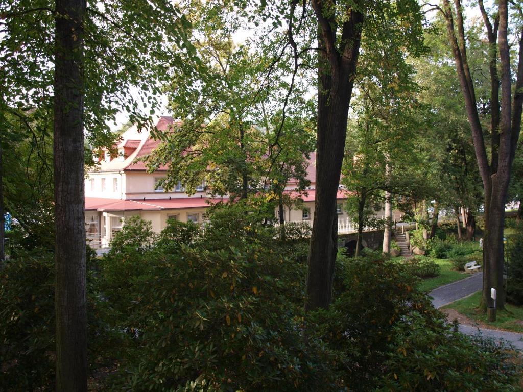 Hotel Saechsisches Haus Berggiesshubel Exterior photo