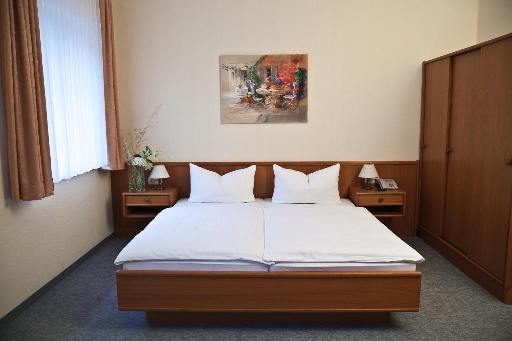 Hotel Saechsisches Haus Berggiesshubel Room photo